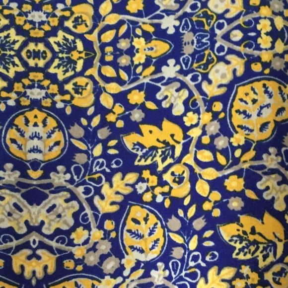 Flowy Patterned Dress - Picture 4 of 5